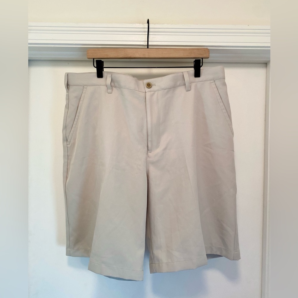 Izod Golf shorts Men’s size 38 Flat Front 10” inseam Khaki Preppy Casual
